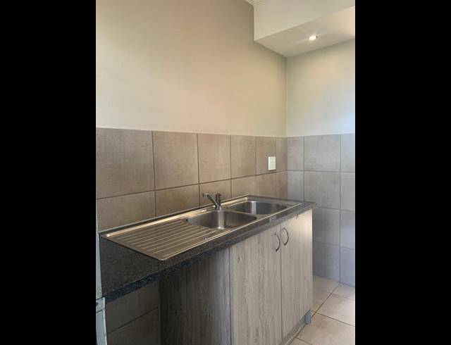 2 BEDROOM PROPERTY TO RENT IN FLEURHOF